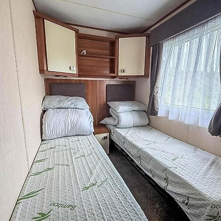 Lovely 8 Berth Caravan At Sunnydale In Lincolnshire Ref 35239S Louth  Kültér fotó
